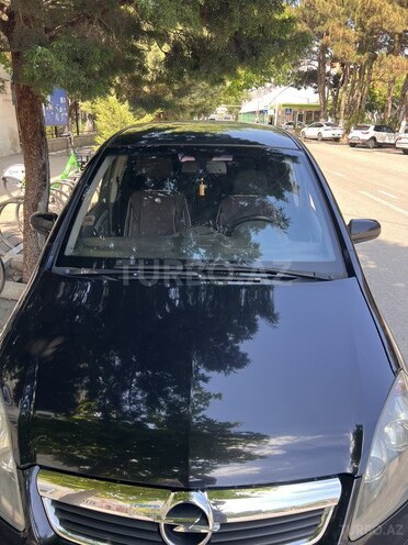 Opel Zafira-12