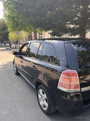 Opel Zafira-14