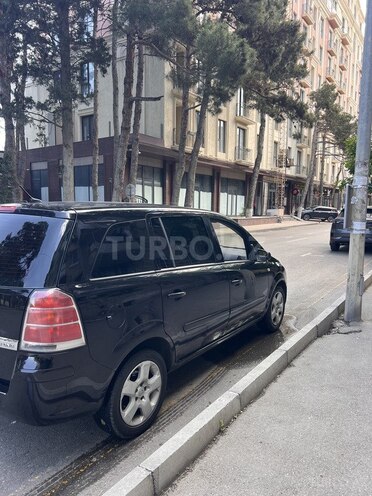 Opel Zafira-15
