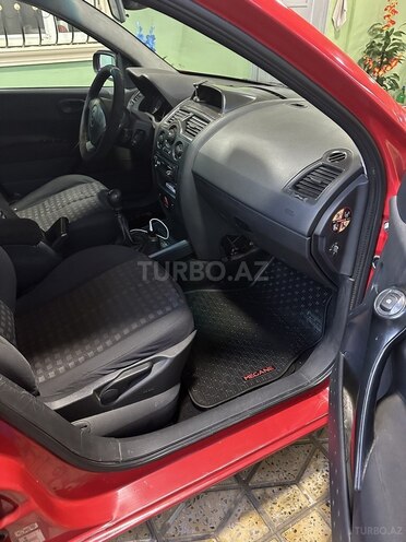 Renault Megane-10