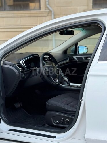 Ford Fusion (North America)-9