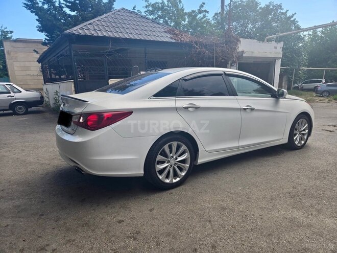 Hyundai Sonata-6