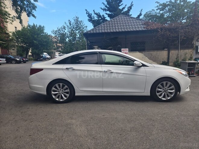 Hyundai Sonata-5
