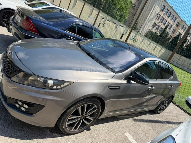 Kia Optima-4