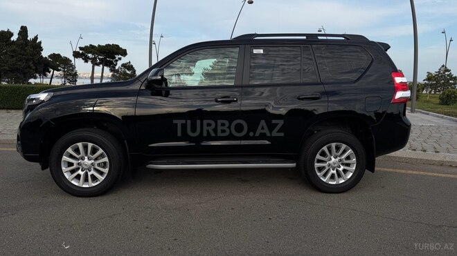 Toyota Land Cruiser Prado-3