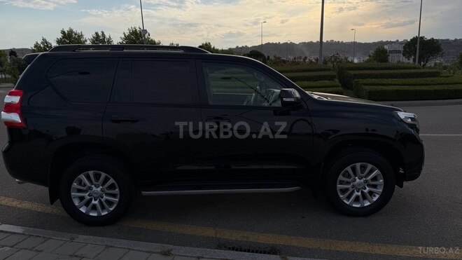 Toyota Land Cruiser Prado-4