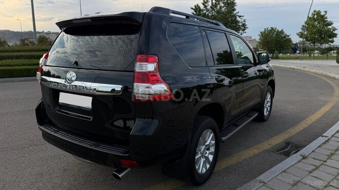 Toyota Land Cruiser Prado-5