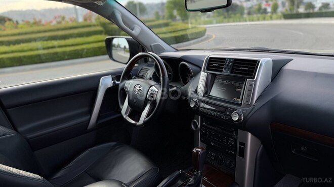 Toyota Land Cruiser Prado-11