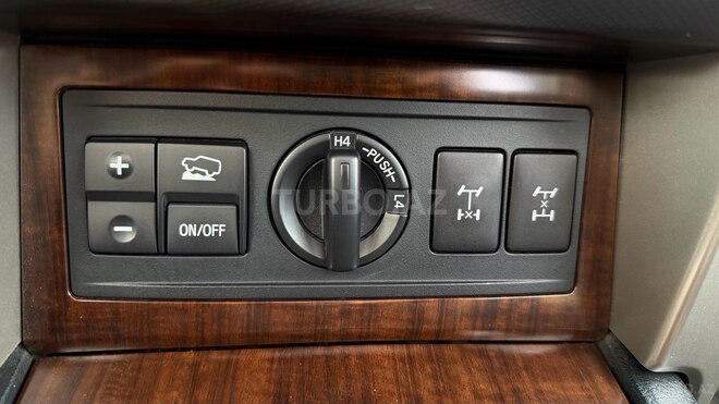 Toyota Land Cruiser Prado-12