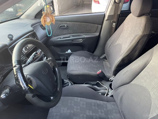 Kia Rio-8