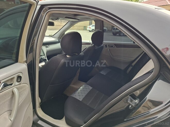 Mercedes C 240-13