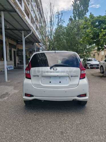Nissan Note-2