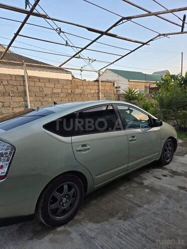 Toyota Prius-3