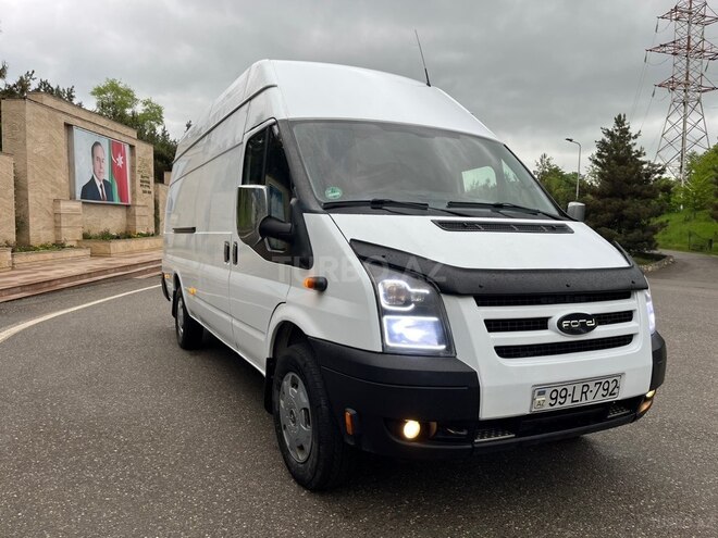 Ford Transit-3