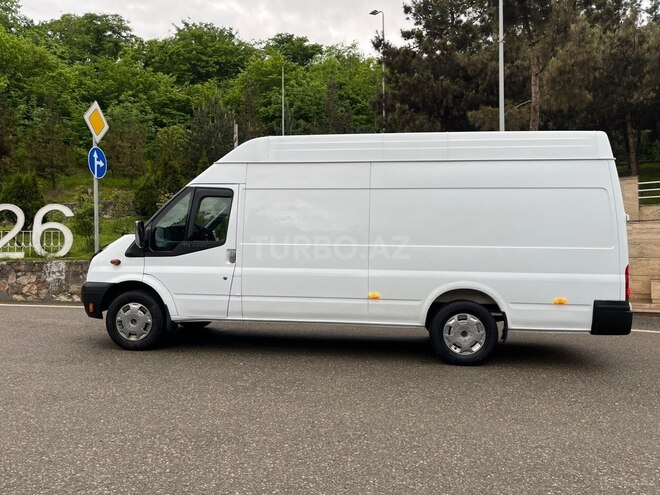 Ford Transit-6