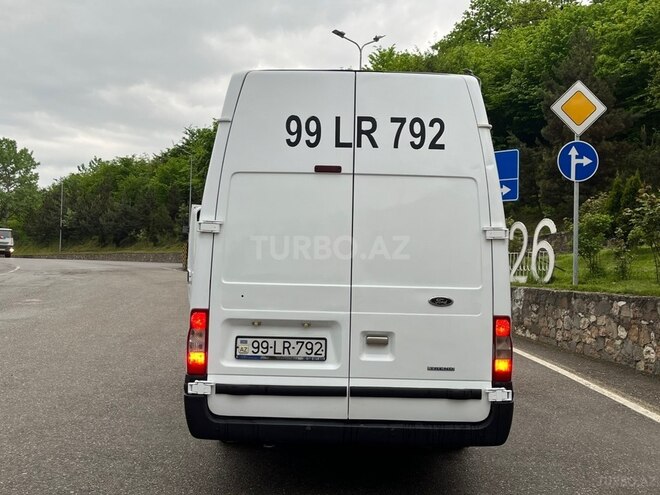 Ford Transit-5