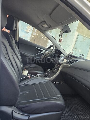 Hyundai Avante-13