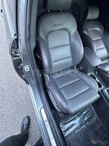 Hyundai Elantra-13