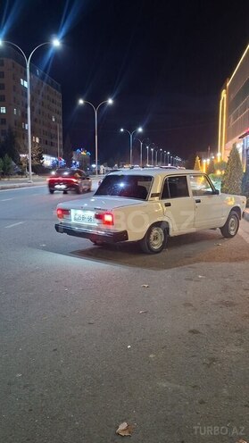 LADA (VAZ) 2107-2