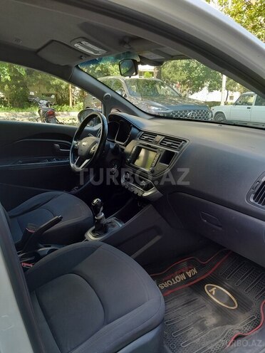 Kia Rio-7