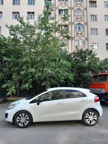 Kia Rio-4