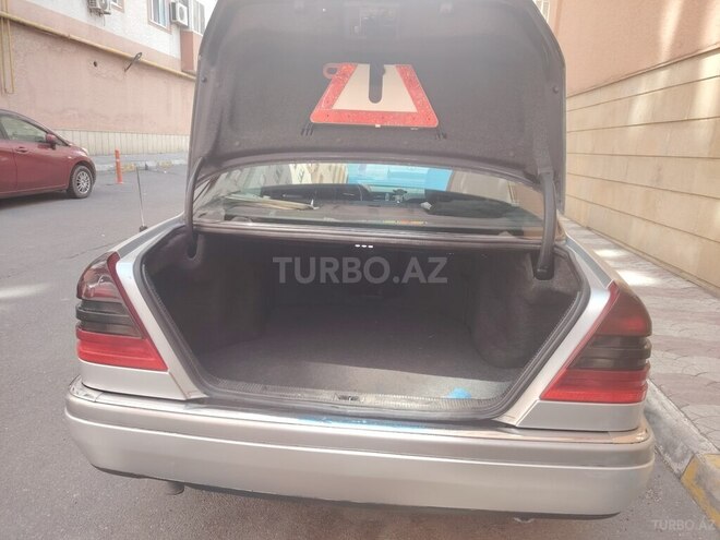 Mercedes C 180-4