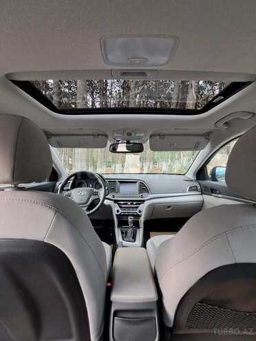 Hyundai Elantra-11