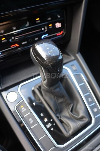 Volkswagen Passat-14
