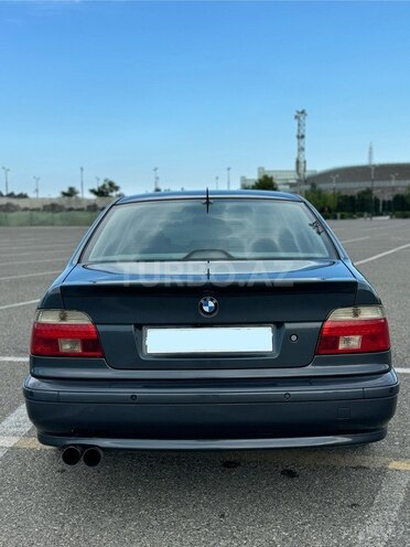 BMW 528-2