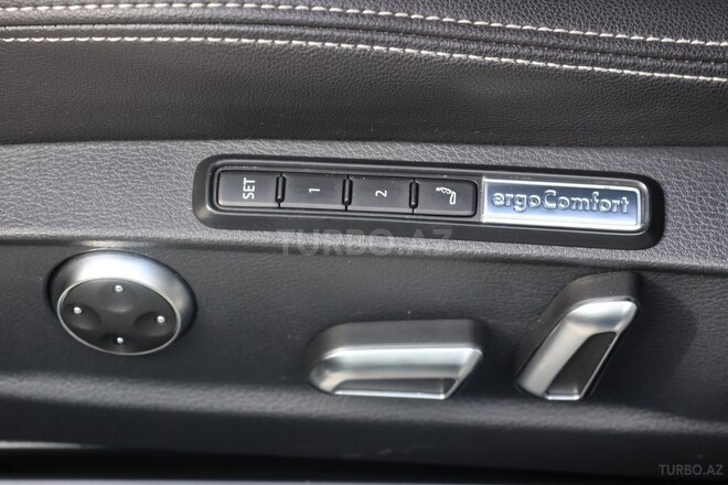 Volkswagen Passat-10