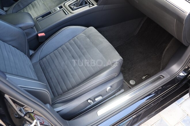 Volkswagen Passat-16