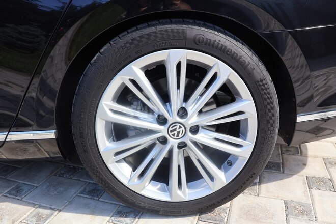 Volkswagen Passat-5