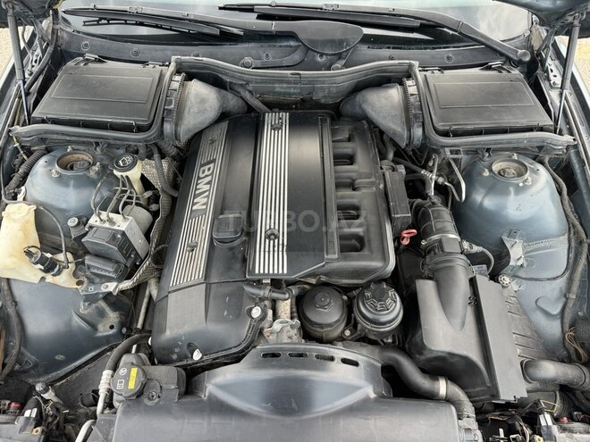 BMW 528-5