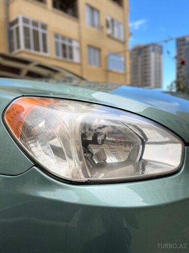Hyundai Accent-9