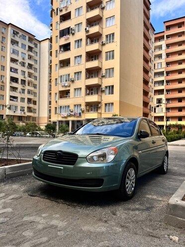 Hyundai Accent-2