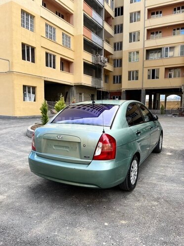 Hyundai Accent-6