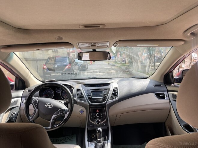 Hyundai Elantra-5