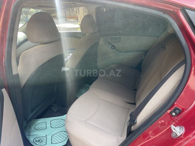 Hyundai Elantra-7