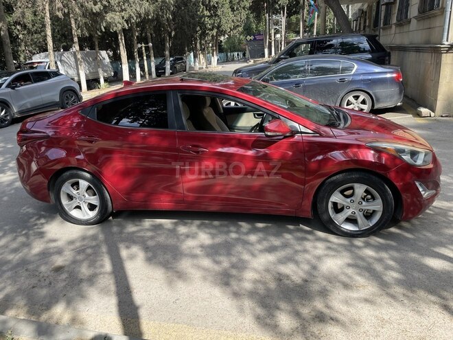 Hyundai Elantra-3