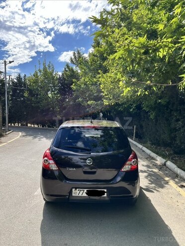 Nissan Tiida-11
