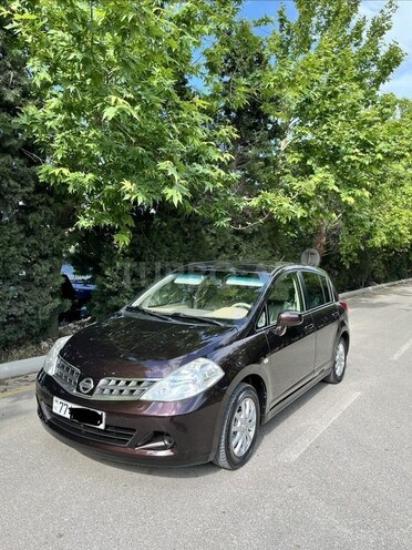 Nissan Tiida-13