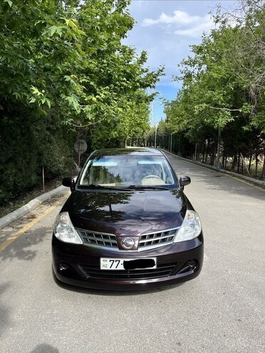 Nissan Tiida-1