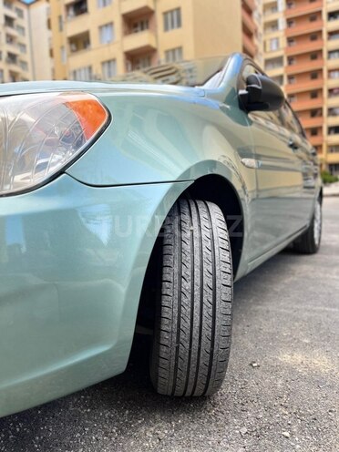 Hyundai Accent-11