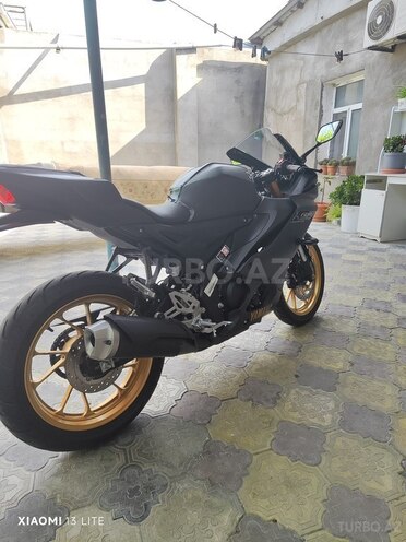 Yamaha R15 V4-3