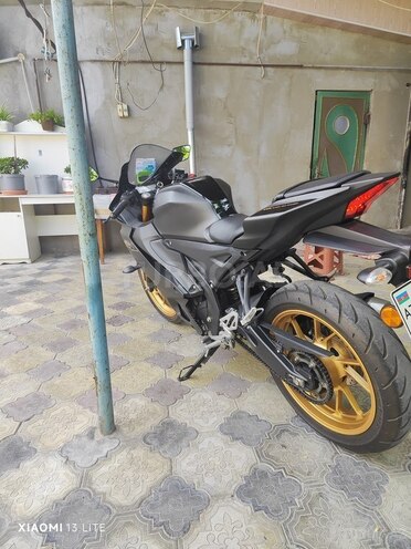 Yamaha R15 V4-2