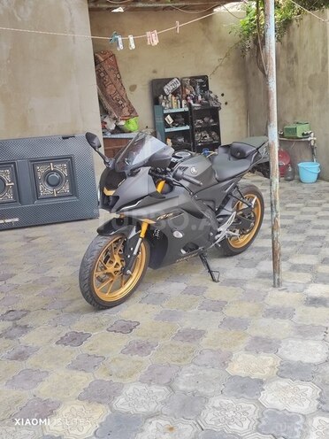 Yamaha R15 V4-1