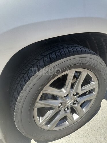 Lexus LX 570-19