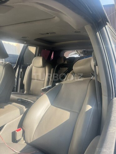 Kia Carnival-4