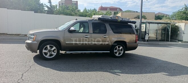 Chevrolet Suburban-3