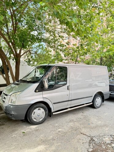Ford Transit-2